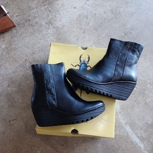 Fly london women's boots brand new